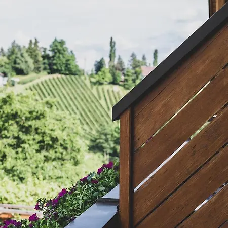 Bed and Breakfast Weingut Peter Grill Leutschach Exterior foto